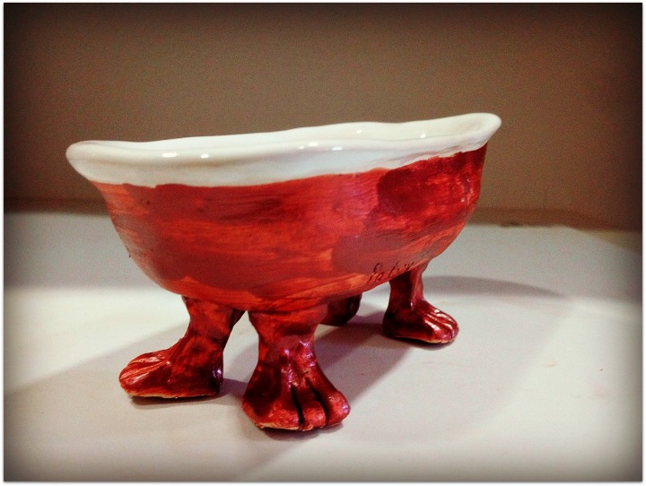 Bañera, pequeña escultura cerámica
